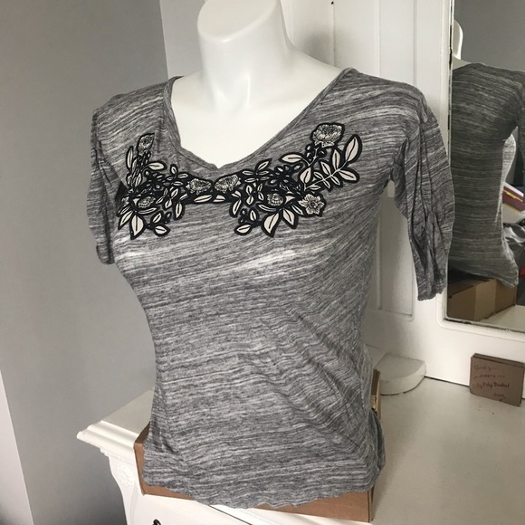 J. Crew Gray Crew Neck Embroidered Floral Top - Picture 2 of 9